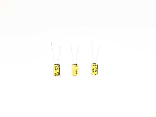 Condensateur à hautes températures électrolytique en aluminium jaune 33UF100V