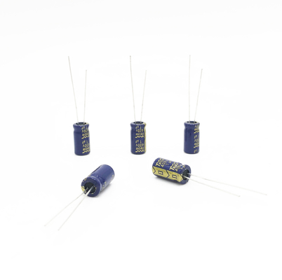 La température large en aluminium radiale de condensateurs électrolytiques de 1UF400V 6.3X12MM