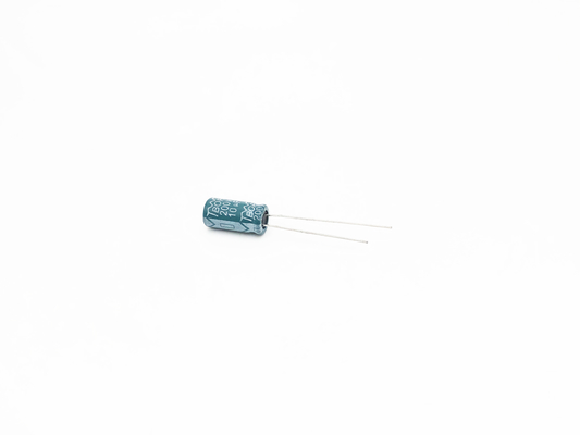 Bas esr condensateur des condensateurs électrolytiques 8X16MM 10UF 200V de RoHS