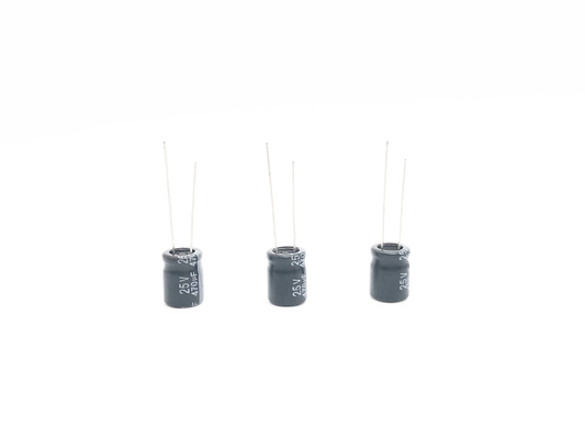 heures électrolytiques miniatures des condensateurs 470uf 25v de 10X13mm les 2000 chargent la vie