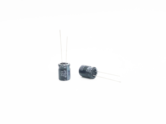 heures électrolytiques miniatures des condensateurs 470uf 25v de 10X13mm les 2000 chargent la vie
