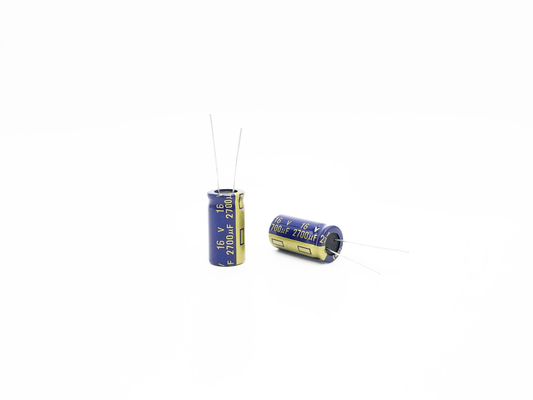 Condensateurs électrolytiques radiaux de 4700UF 16V