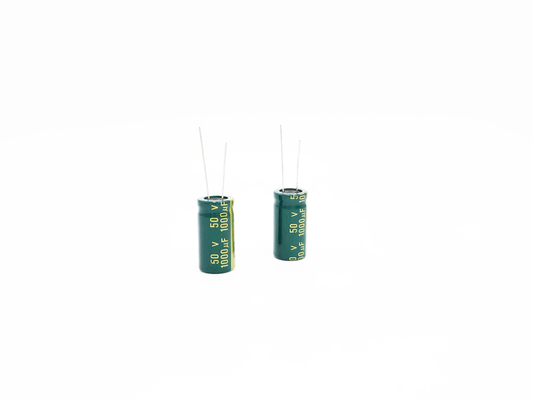 Lumière en aluminium élevée du condensateur électrolytique 1000UF 50V RoHS LED de Voltag