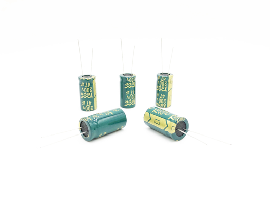 ISO14001 condensateur électrolytique à haute fréquence 47UF 200V 5000 heures de vie