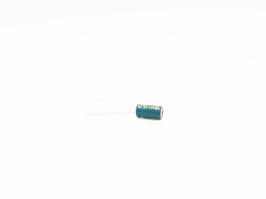 Cylindre 4.7UF 250V Al Electrolytic Capacitor 8x9MM ISO9001