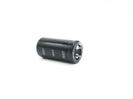 Rupture large noire de la température dans le condensateur 450v 220uf TW BOR