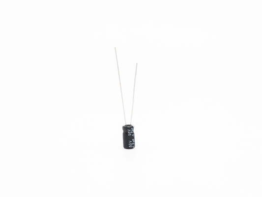 2000 heures chargent le type radial le condensateur 4.7UF 50V 5x11mm d'avance de la vie