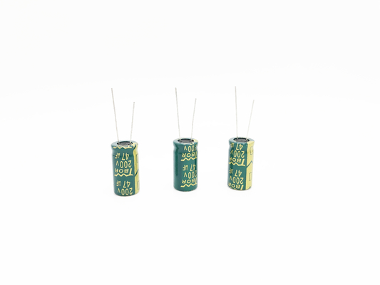Condensateur 13x16mm de la capacité élevée PHR 47uf 200v pour la lumière de LED