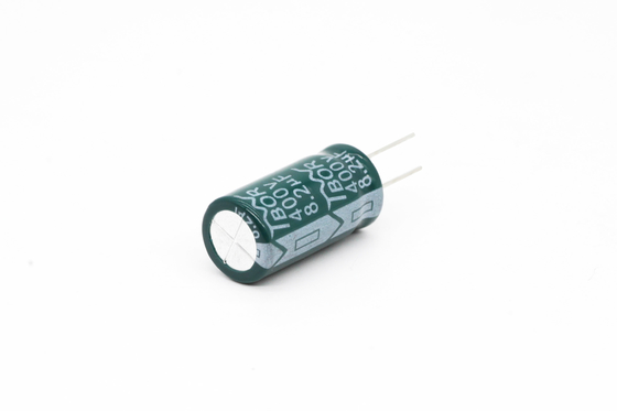 La TW BOR 13x20mm 8,2 condensateur d'uF 400v 8000 heures chargent la vie