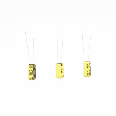 Condensateurs électrolytiques à hautes températures électrolytiques du condensateur 6.3x11mm de 56UF35V SMT