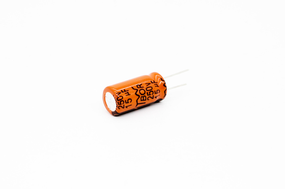 Haute tension en aluminium de condensateur électrolytique de PSL 100uF 450V pour CFL 10000 heures