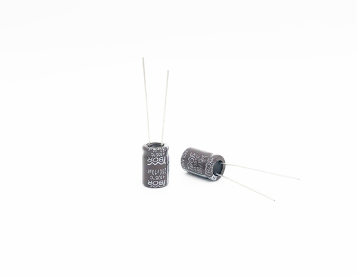 Condensateur large de la température 22X35MM 10uf 250v pour la lampe de sauvegarde d'énergie